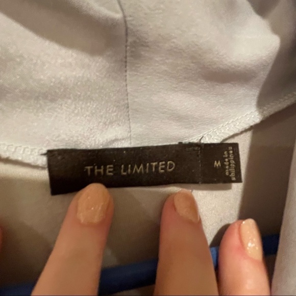 𝅺THE Limited asymmetrical sleeveless top - Picture 2 of 8